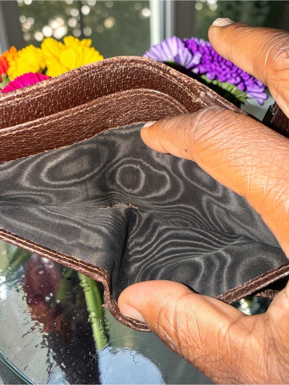 Gucci Beige GG Supreme Canvas Trifold Wallet with Silver Accents EUC - Picture 12 of 15